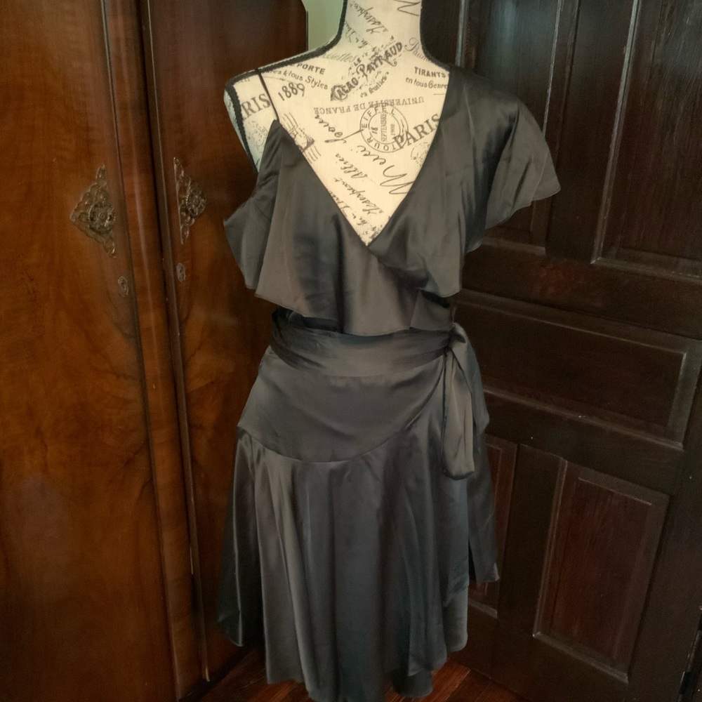 🌸  FEW MODA Cold Shoulder Wrap Ruffle Dress NWT 🌸